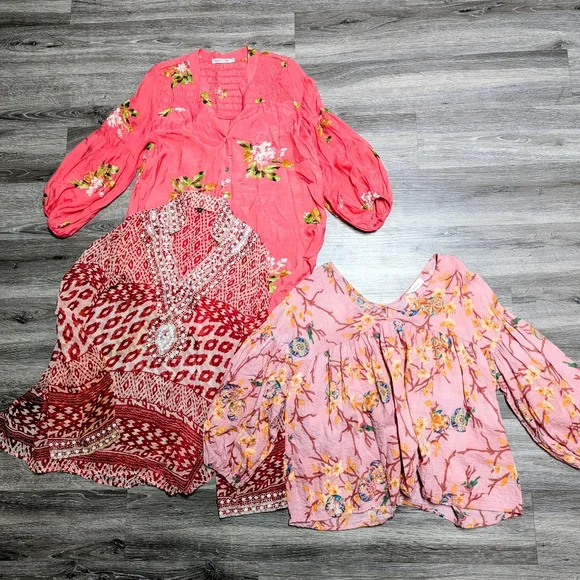 Boho Blouse Size M Bundle Lot Of 3 Tops Casual Flowy Feminine - Picture 1 of 9